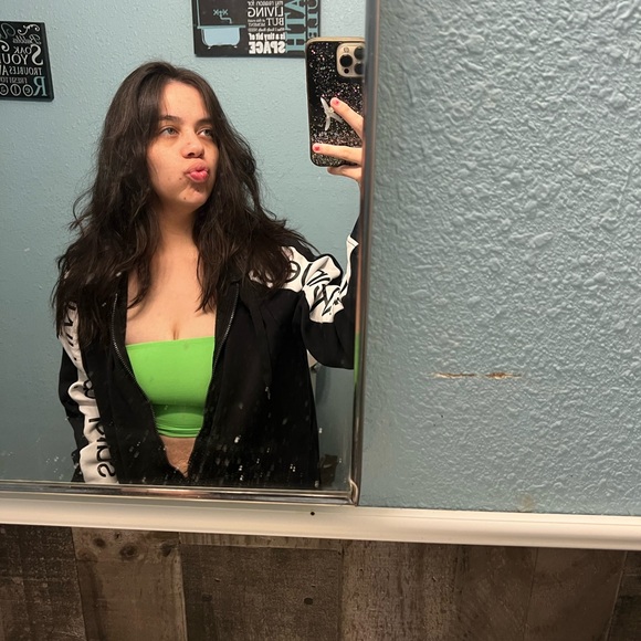 Meet your Posher, 🦋 - Picture 7 of 7